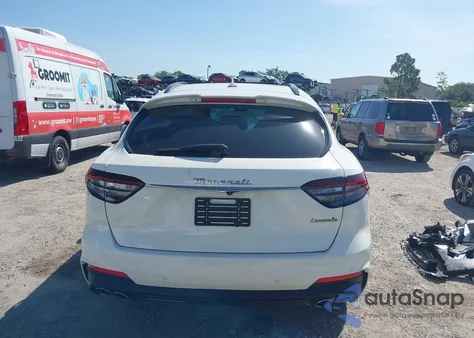 2024 Maserati Levante Modena Ultima z USA, uszkodzony, nr VIN ZN661YUM7RX447169